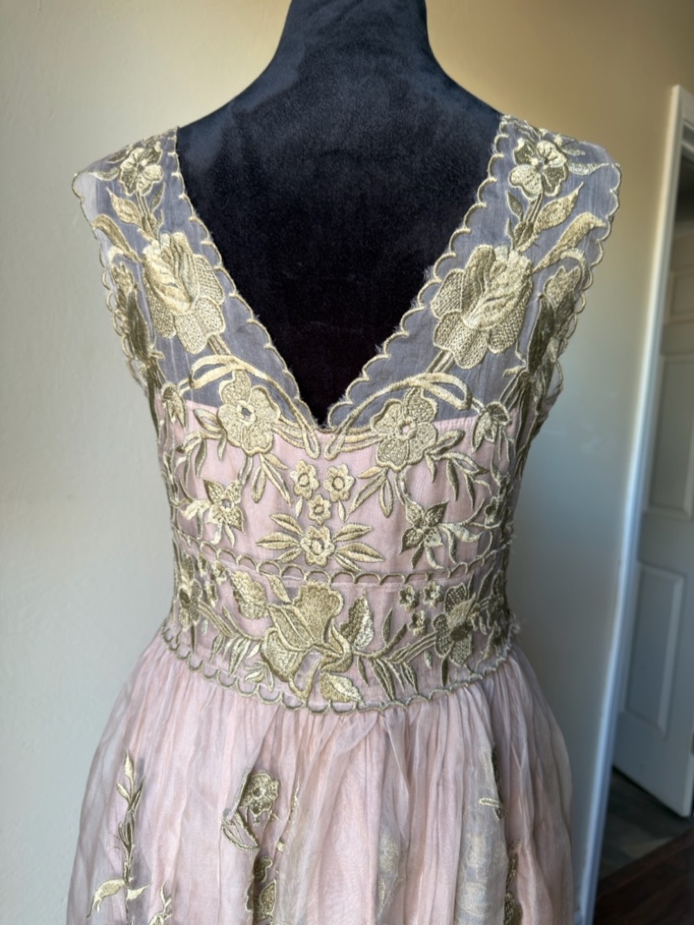 Bhldn Lenox gown embroidered floral appliqué Anthropology size us 6 Preowned - Picture 8 of 15